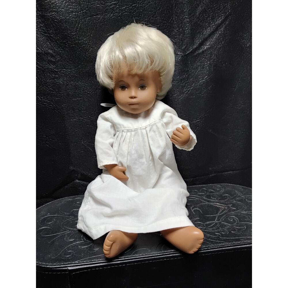 Sasha Dolls Baby Boy 1973 to 78 Night Dress clothes Frido/Trenton England
